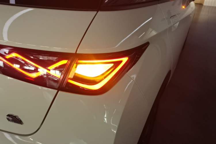 Used BYD Dolphin 2021 405 km Fashion Edition Right Rear Taillight