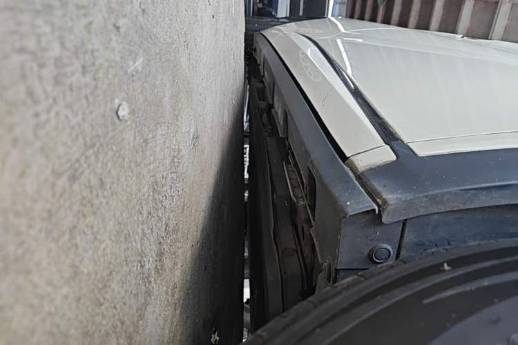 Used BYD Dolphin 2021 405 km Fashion Edition Right Side Sill