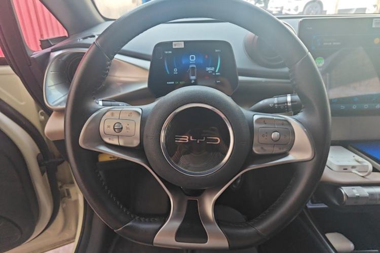 Used BYD Dolphin 2021 405 km Fashion Edition Steering Wheel