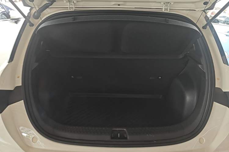 Used BYD Dolphin 2021 405 km Fashion Edition Trunk