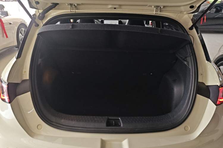 Used BYD Dolphin 2021 405 km Fashion Edition Trunk