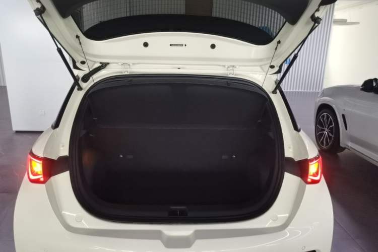 Used BYD Dolphin 2021 405 km Fashion Edition Trunk