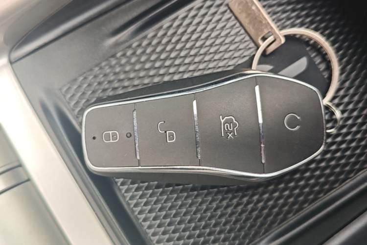 Used BYD Dolphin 2021 405 km Fashion Edition Vehicle Key