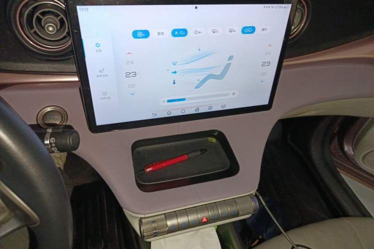 Used BYD Dolphin 2023 420 km Fashion Edition Audio And AC Panel
