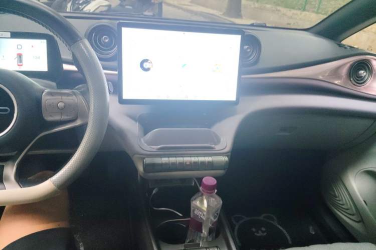 Used BYD Dolphin 2023 420 km Fashion Edition Audio And AC Panel