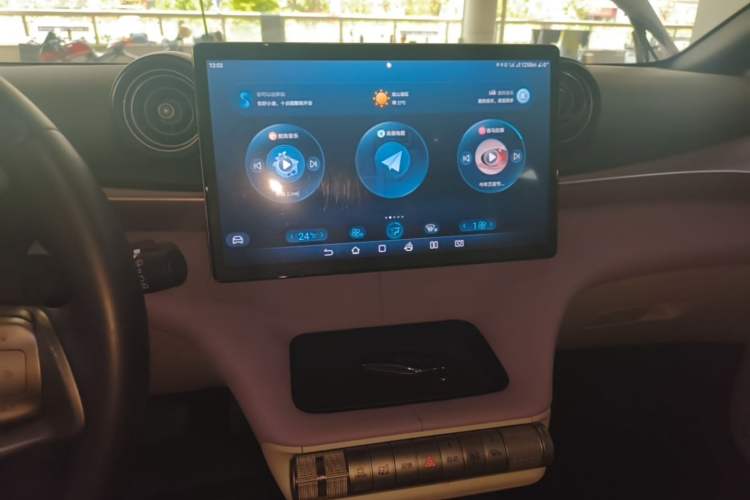 Used BYD Dolphin 2023 420 km Fashion Edition Audio And AC Panel