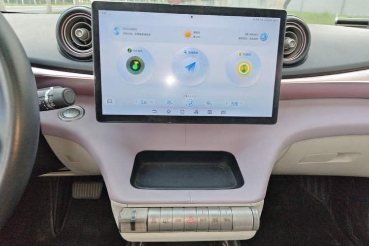 Used BYD Dolphin 2023 420 km Fashion Edition Audio And AC Panel