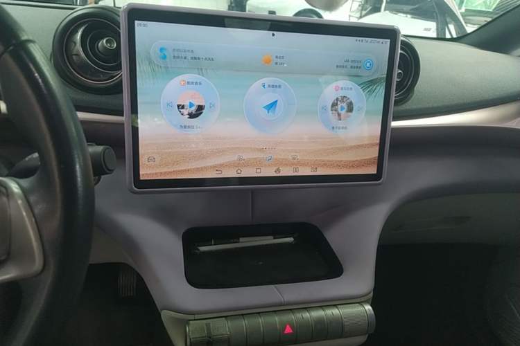 Used BYD Dolphin 2023 420 km Fashion Edition Audio And AC Panel
