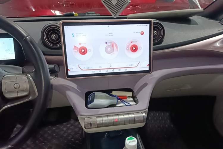 Used BYD Dolphin 2023 420 km Fashion Edition Audio And AC Panel
