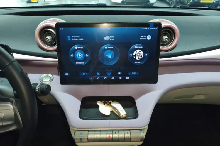 Used BYD Dolphin 2023 420 km Fashion Edition Audio And AC Panel