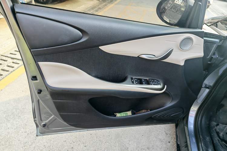 Used BYD Dolphin 2023 420 km Fashion Edition Interior 4