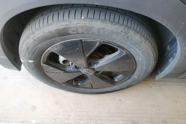 Used BYD Dolphin 2023 420 km Fashion Edition Left Front Wheel Hub