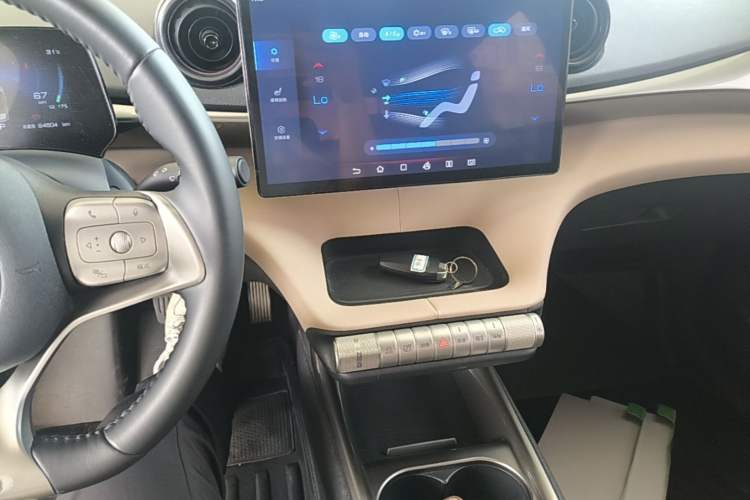 Used BYD Dolphin 2023 420 km Fashion Edition Audio And AC Panel