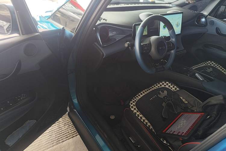 Used BYD Dolphin 2023 420 km Fashion Edition Driver Seat
