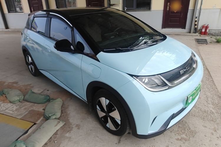 Used BYD Dolphin 2023 420 km Fashion Edition Front Right 45 Deg