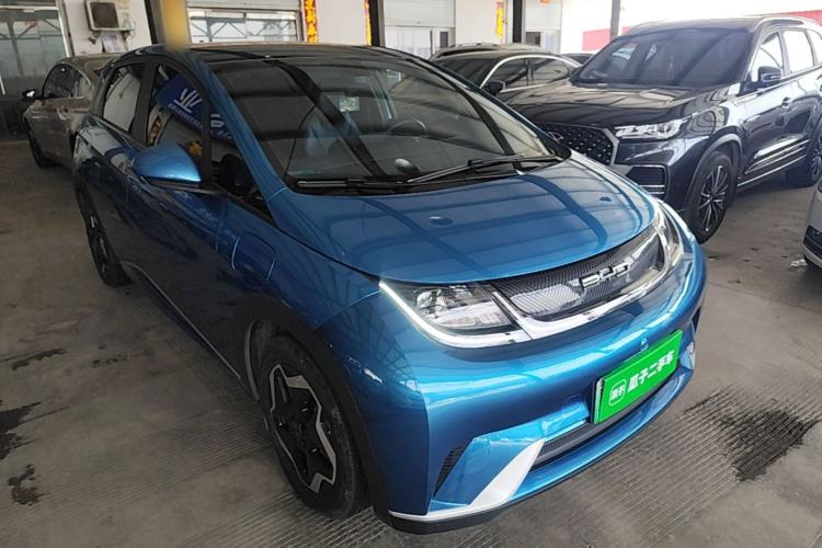 Used BYD Dolphin 2023 420 km Fashion Edition Front Right 45 Deg