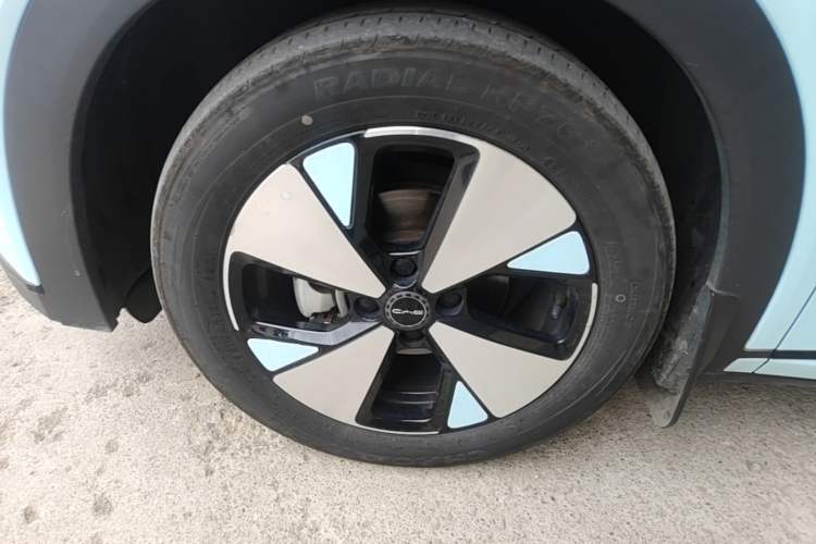 Used BYD Dolphin 2023 420 km Fashion Edition Left Front Wheel Hub