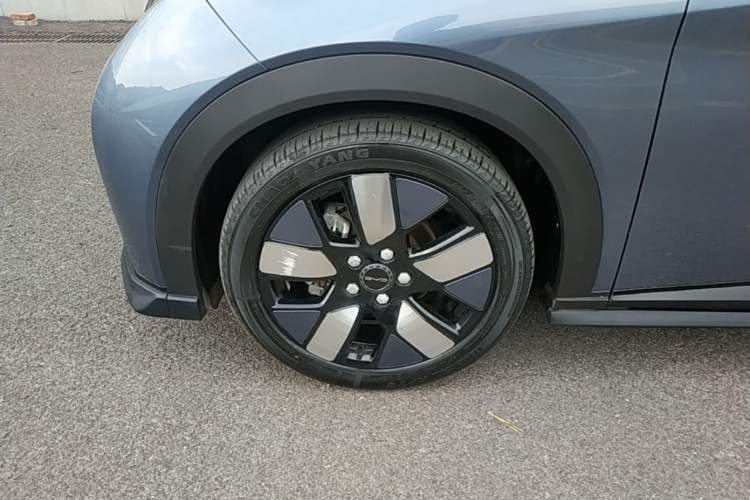 Used BYD Dolphin 2023 401km Knight Edition Left Front Wheel Hub