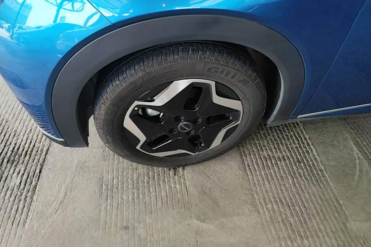 Used BYD Dolphin 2023 420 km Fashion Edition Left Front Wheel Hub