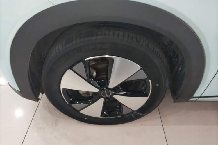 Used BYD Dolphin 2023 420 km Fashion Edition Left Front Wheel Hub