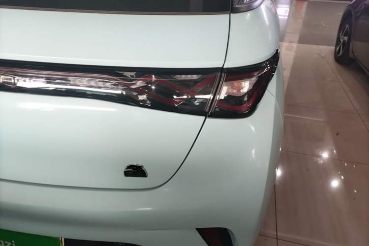 Used BYD Dolphin 2023 420 km Fashion Edition Right Rear Taillight