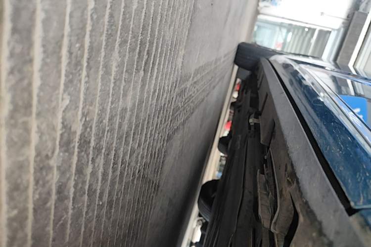 Used BYD Dolphin 2023 420 km Fashion Edition Right Side Sill
