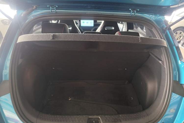 Used BYD Dolphin 2023 420 km Fashion Edition Trunk