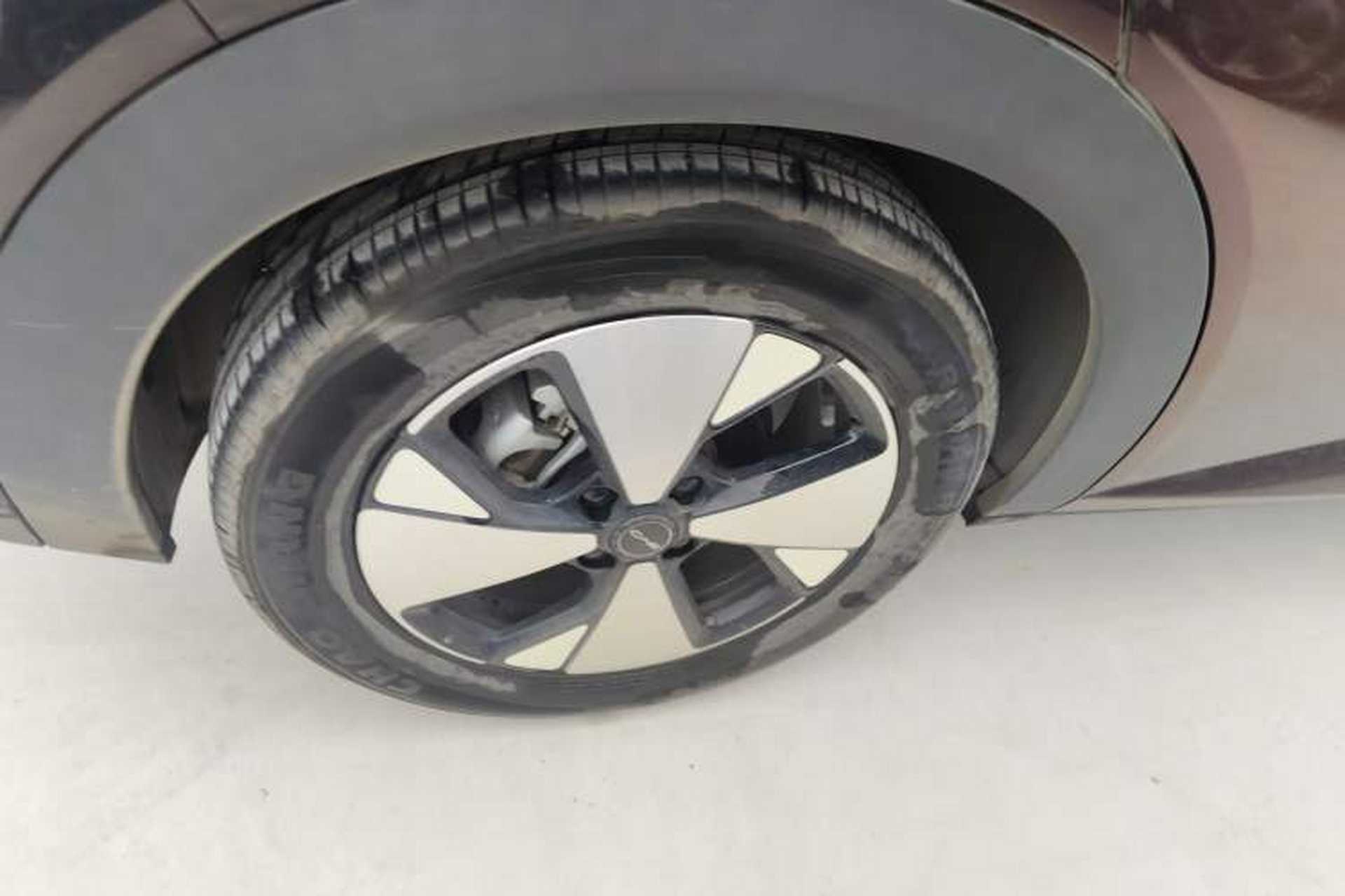 Used BYD Dolphin 2023 420 km Fashion Edition Right Rear Wheel Hub