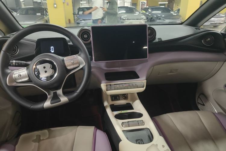 Used BYD Dolphin 2023 420 km Fashion Edition Center Console
