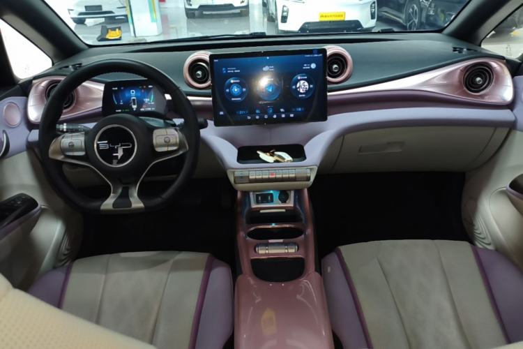 Used BYD Dolphin 2023 420 km Fashion Edition Center Console