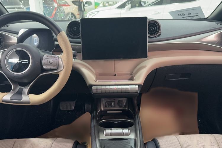 Used BYD Dolphin 2023 420 km Fashion Edition Audio And AC Panel