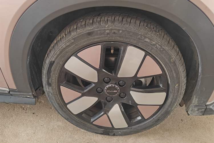 Used BYD Dolphin 2023 401km Knight Edition Right Front Wheel Hub