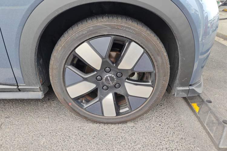 Used BYD Dolphin 2023 401km Knight Edition Right Front Wheel Hub