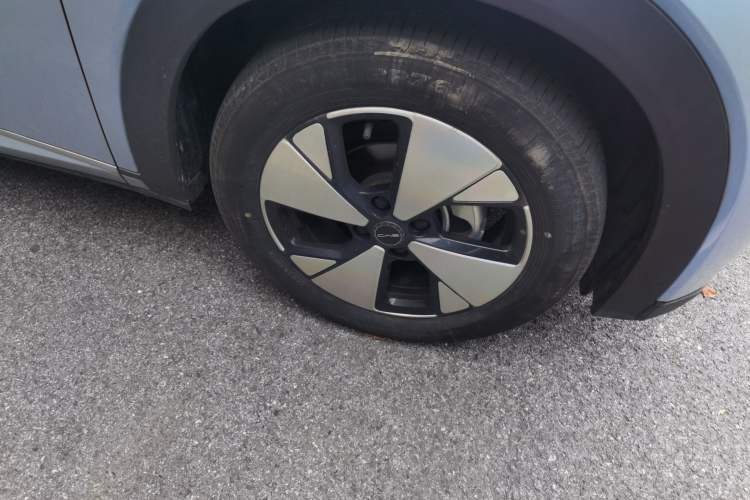 Used BYD Dolphin 2023 420 km Fashion Edition Right Front Wheel Hub