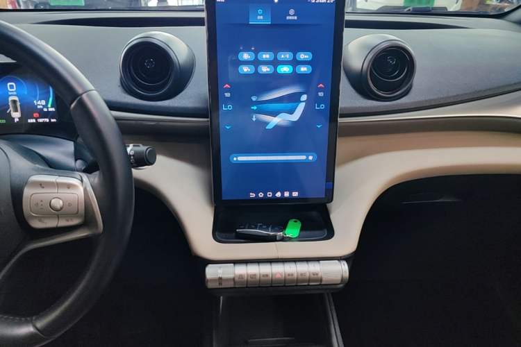Used BYD Dolphin 2023 420 km Free Version Audio And AC Panel