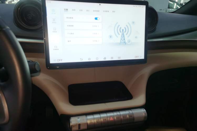 Used BYD Dolphin 2023 420 km Free Version Audio And AC Panel