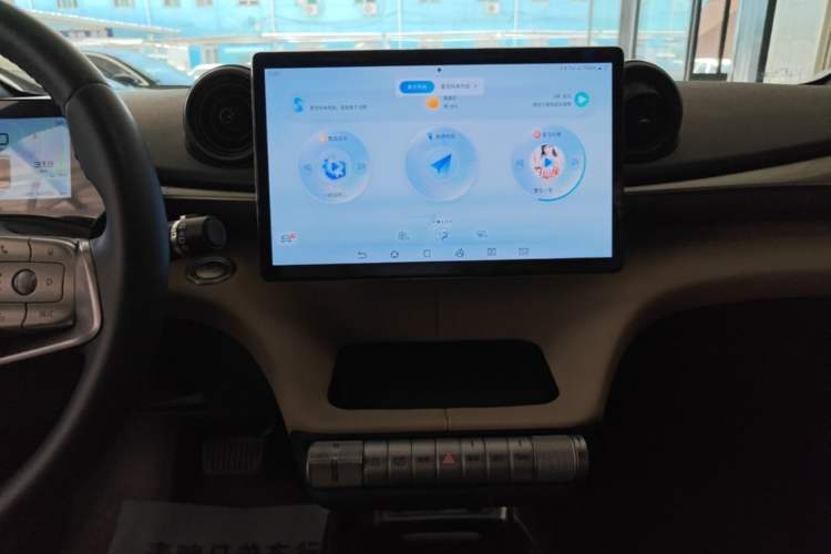 Used BYD Dolphin 2023 420 km Free Version Audio And AC Panel