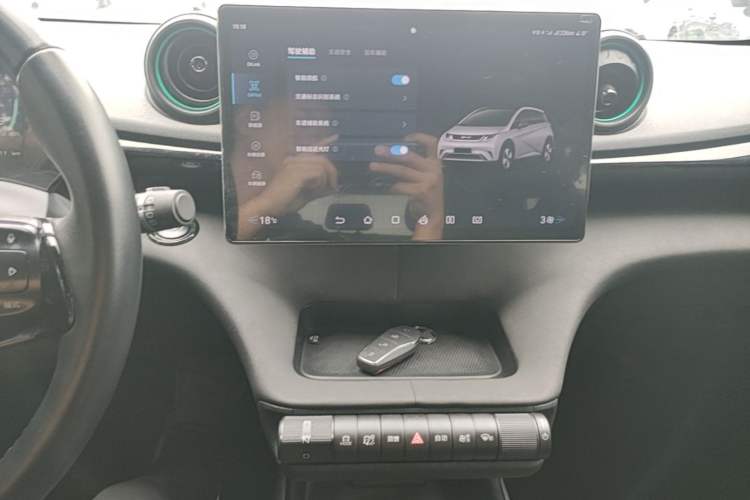 Used BYD Dolphin 2023 401km Knight Edition Audio And AC Panel