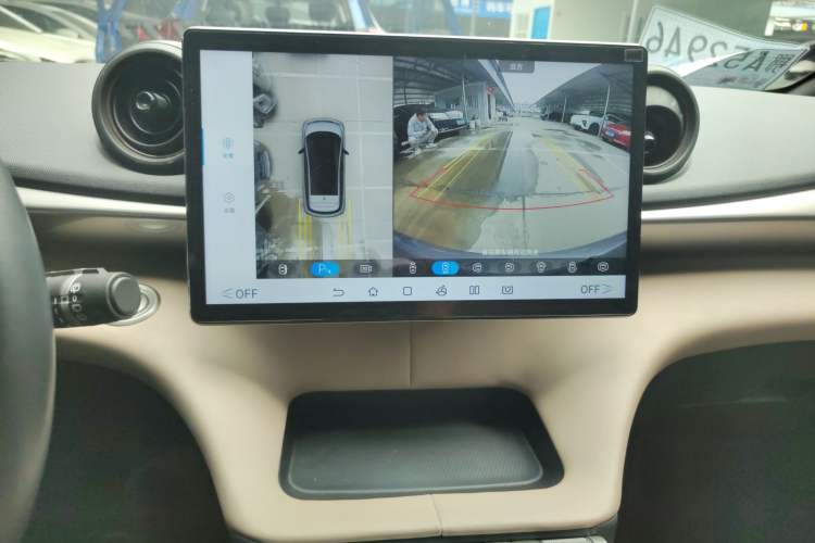 Used BYD Dolphin 2023 420 km Fashion Edition Audio And AC Panel