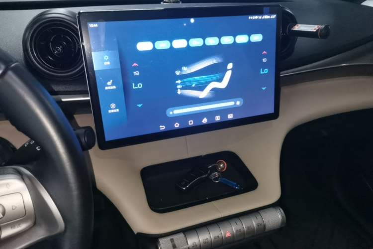 Used BYD Dolphin 2023 420 km Fashion Edition Audio And AC Panel