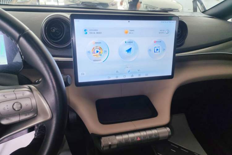 Used BYD Dolphin 2023 420 km Fashion Edition Audio And AC Panel