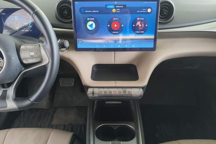 Used BYD Dolphin 2023 420 km Fashion Edition Audio And AC Panel