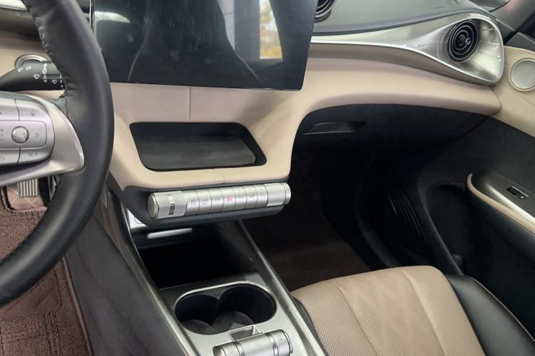 Used BYD Dolphin 2023 420 km Fashion Edition Audio And AC Panel