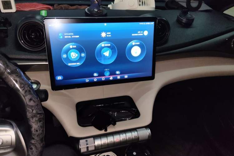Used BYD Dolphin 2023 420 km Fashion Edition Audio And AC Panel