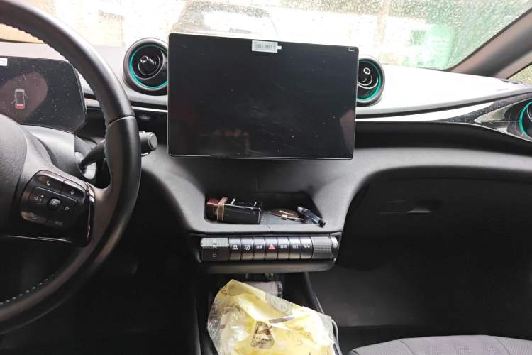 Used BYD Dolphin 2023 401km Knight Edition Audio And AC Panel