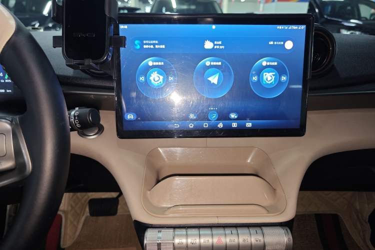 Used BYD Dolphin 2023 420 km Fashion Edition Audio And AC Panel