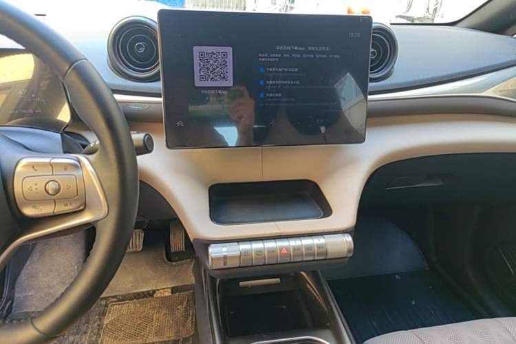 Used BYD Dolphin 2023 420 km Fashion Edition Audio And AC Panel