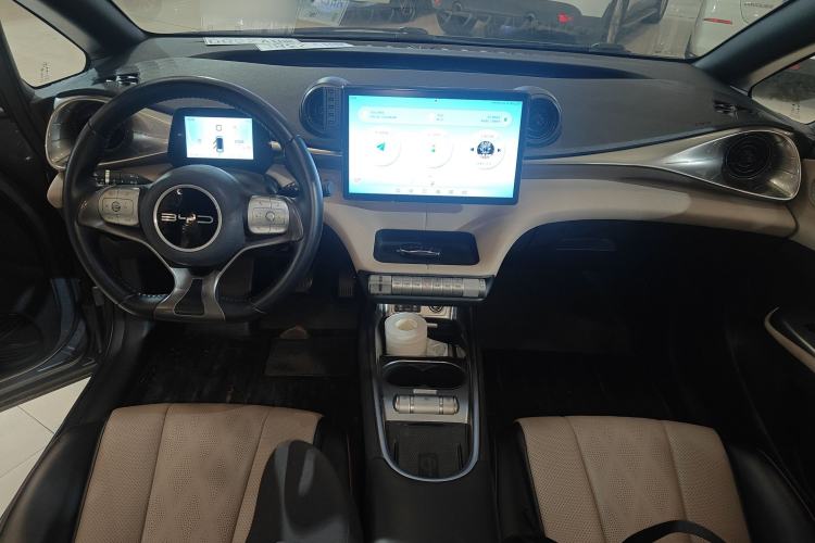Used BYD Dolphin 2023 420 km Fashion Edition Center Console