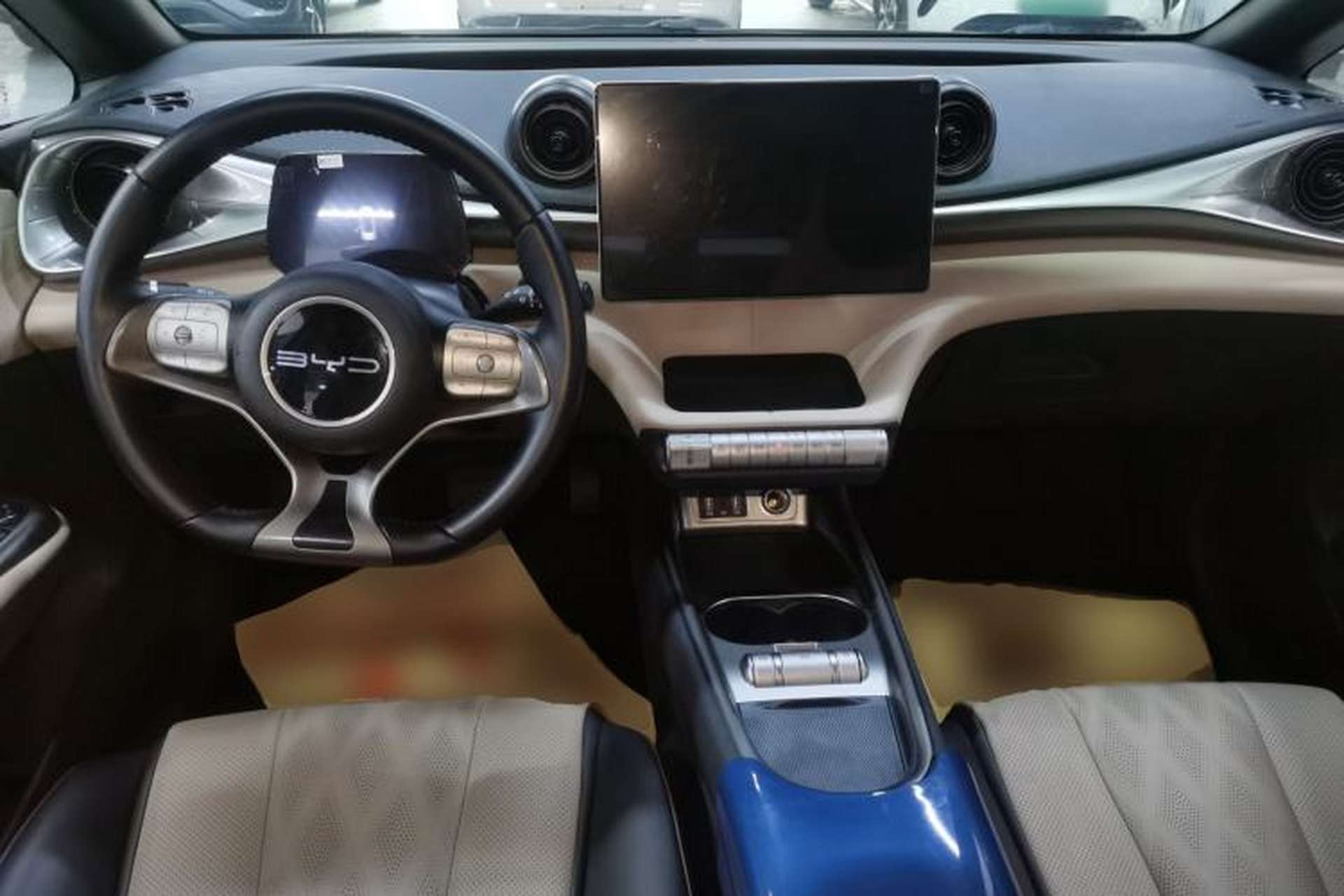 Used BYD Dolphin 2023 420 km Free Version Center Console