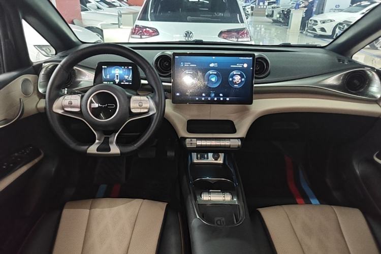 Used BYD Dolphin 2023 420 km Fashion Edition Center Console